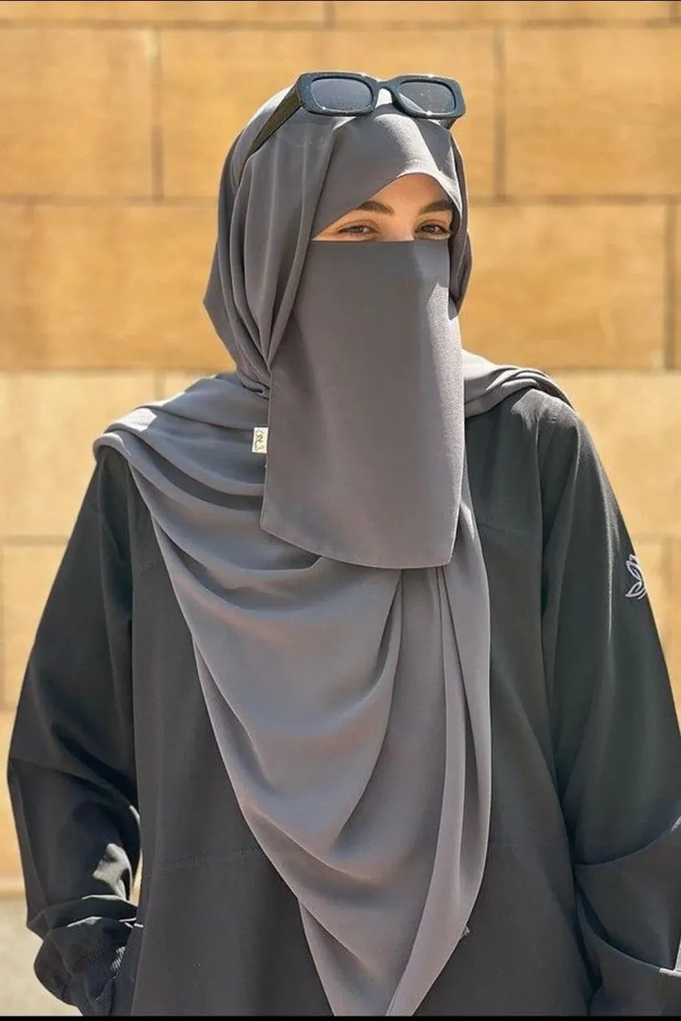 Matching Nikaab